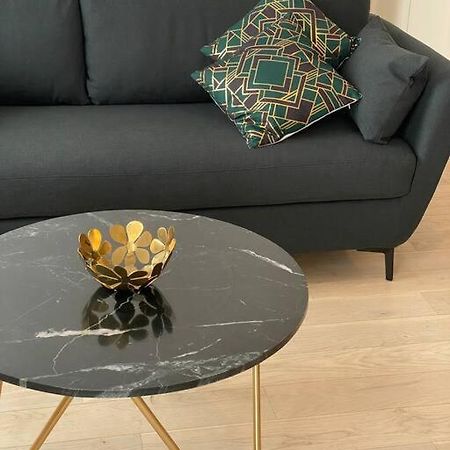 Brand New 1 Bedroom Flat With Parking- 5 Min Paris Pte De Versailles Issy-les-Moulineaux Exteriér fotografie