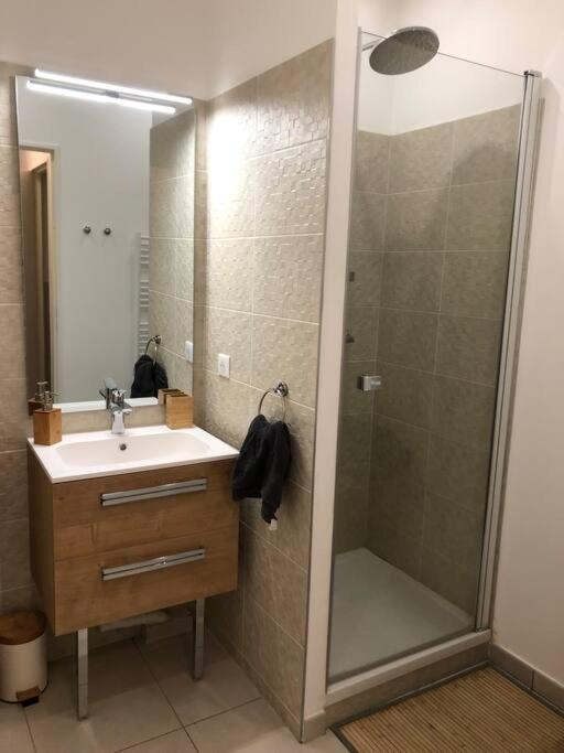 Brand New 1 Bedroom Flat With Parking- 5 Min Paris Pte De Versailles Issy-les-Moulineaux Exteriér fotografie