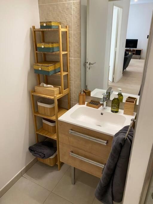 Brand New 1 Bedroom Flat With Parking- 5 Min Paris Pte De Versailles Issy-les-Moulineaux Exteriér fotografie